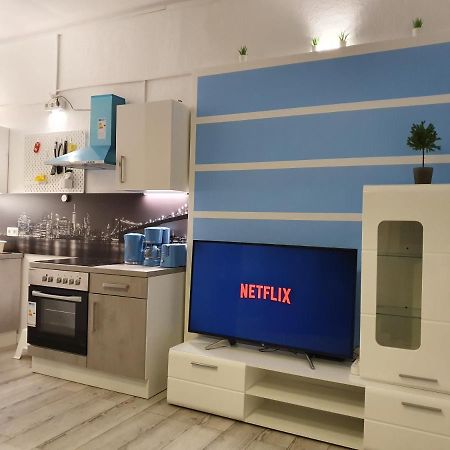 Central Lichtenberger Apartment For 6 People Berlin Exterior photo